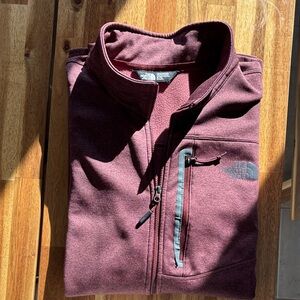 The North Face  Men’s Burgundy Quarter-Zip Pullover XL